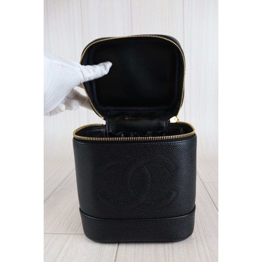 Rank A ｜ CHANEL Caviar Skin Vanity Handbag ｜22122203