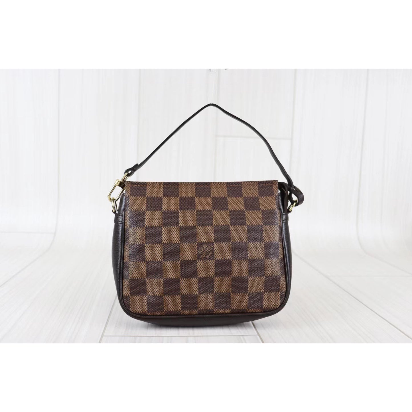 Rank A ｜ LV Damier Truth make up ｜080205