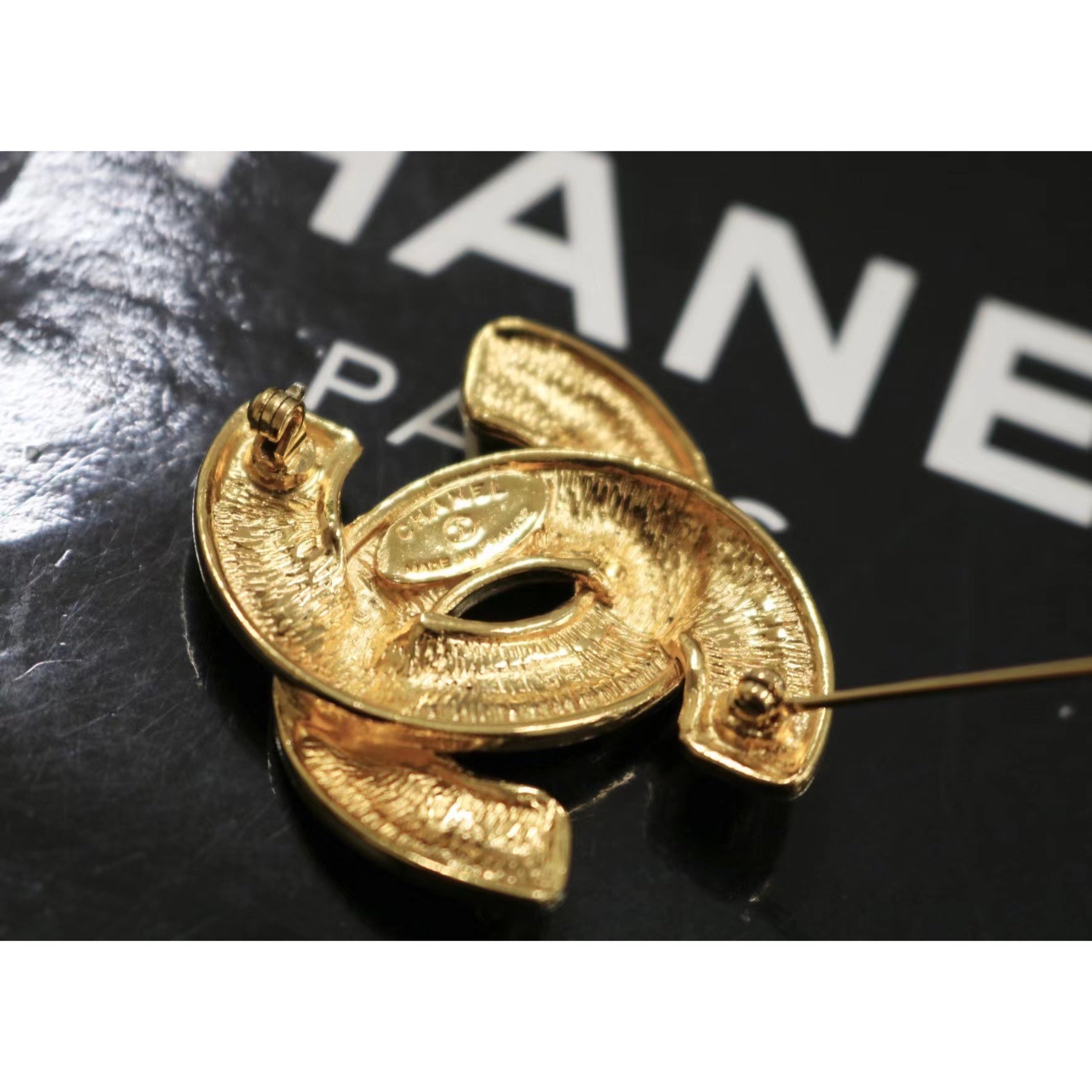 Chanel discount 18K Gold Brooch