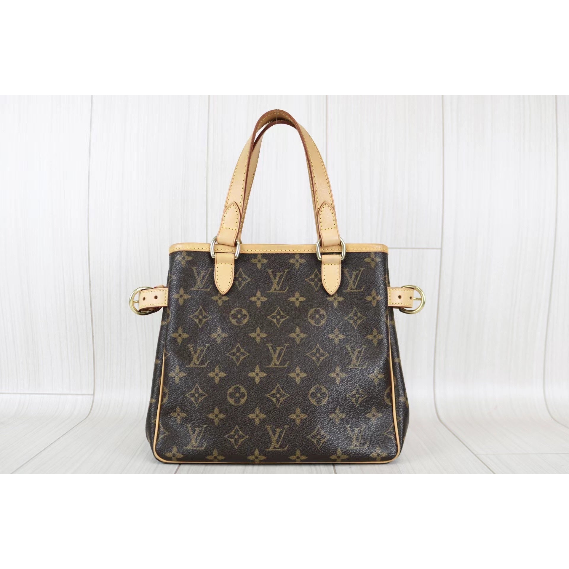 RE-LOCK SADDLE BAG, Louis Vuitton Batignolles Handbag 253921