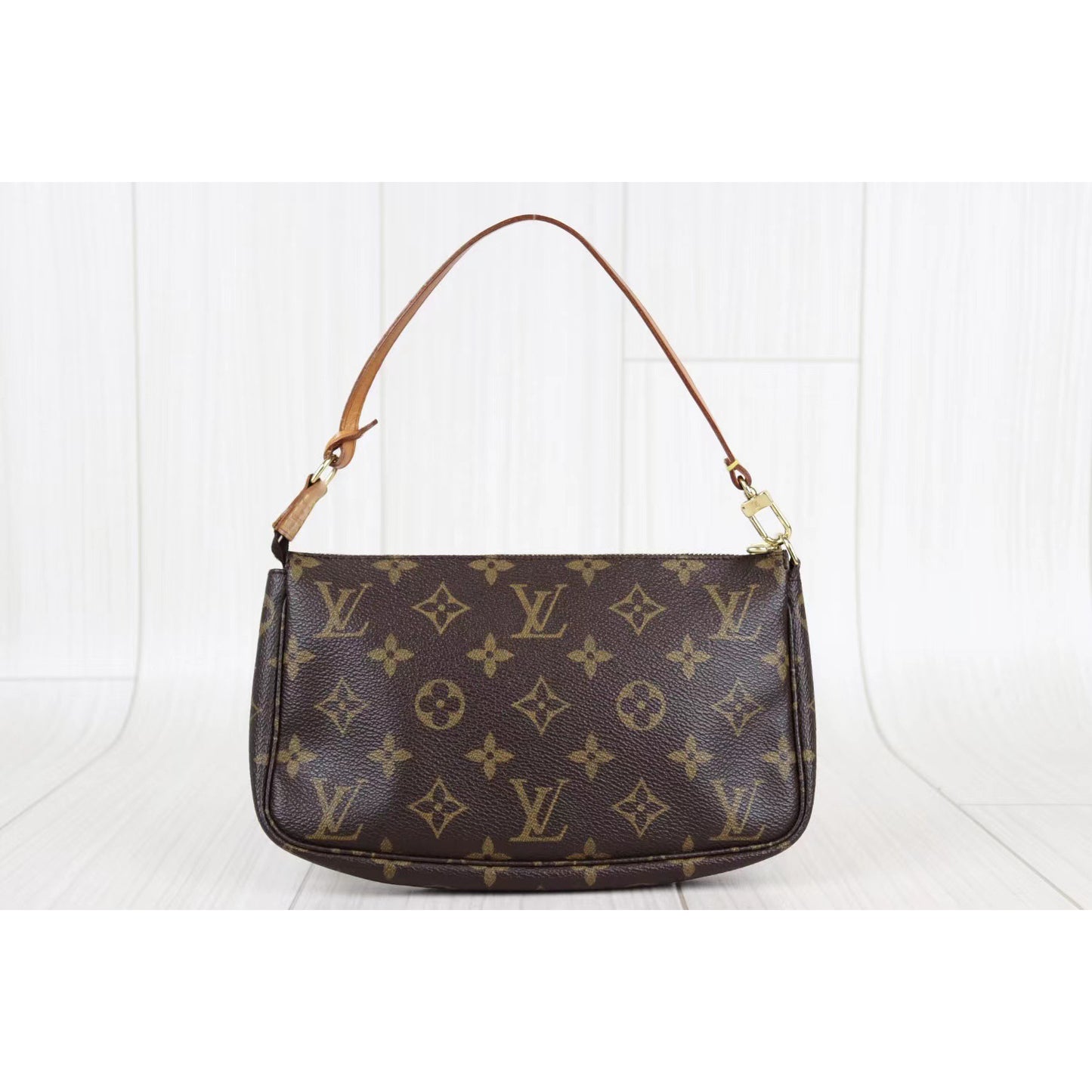 Rank AB ｜ LV Monogram Pochette Accessoires ｜072206