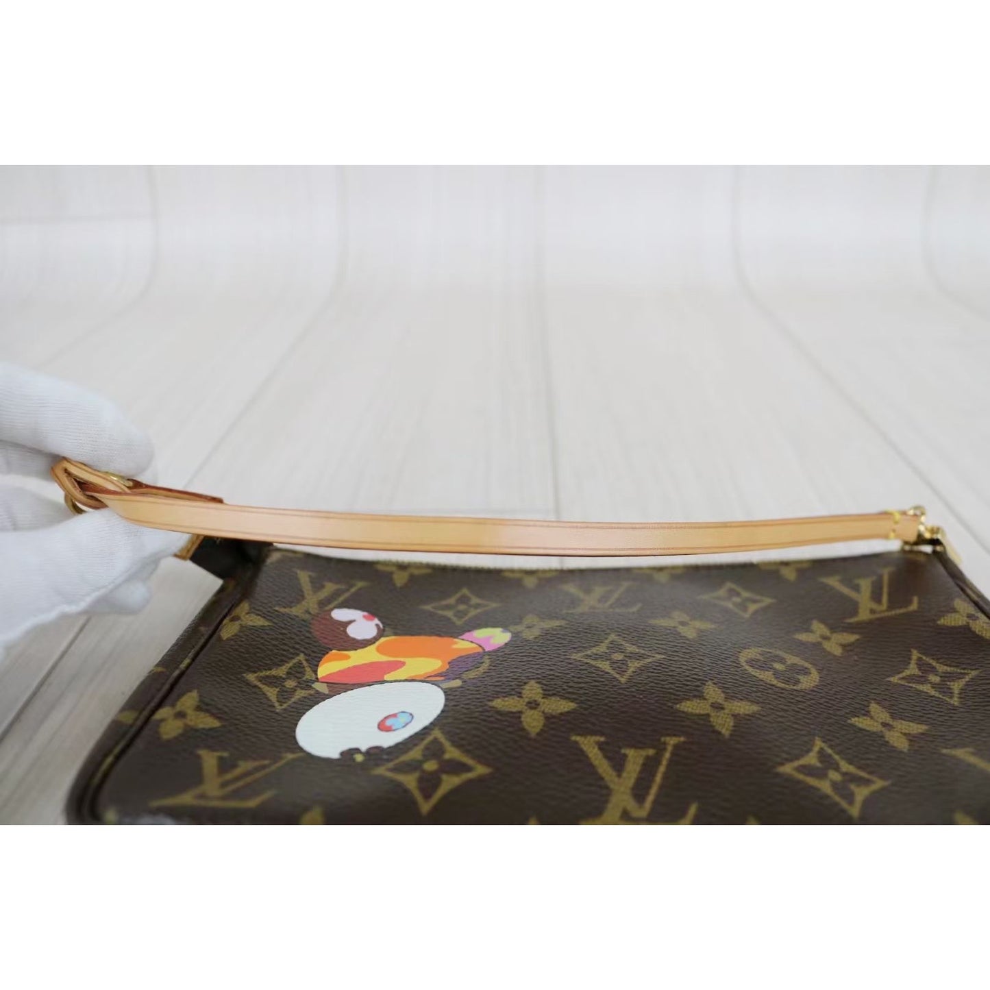 Rank A ｜ LV Takashi Murakam Panda Monogram Pochette Accessoires ｜032402