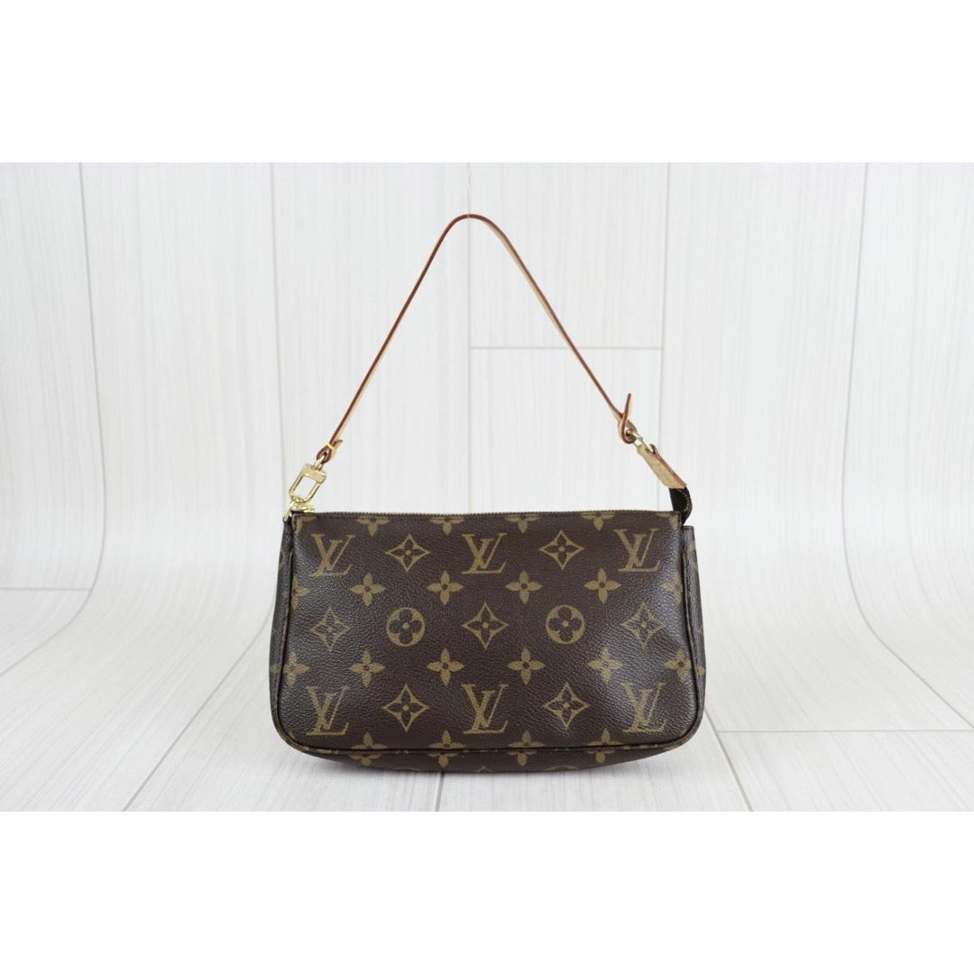 Rank AB ｜ LV Monogram Pochette Accessoires ｜22111003