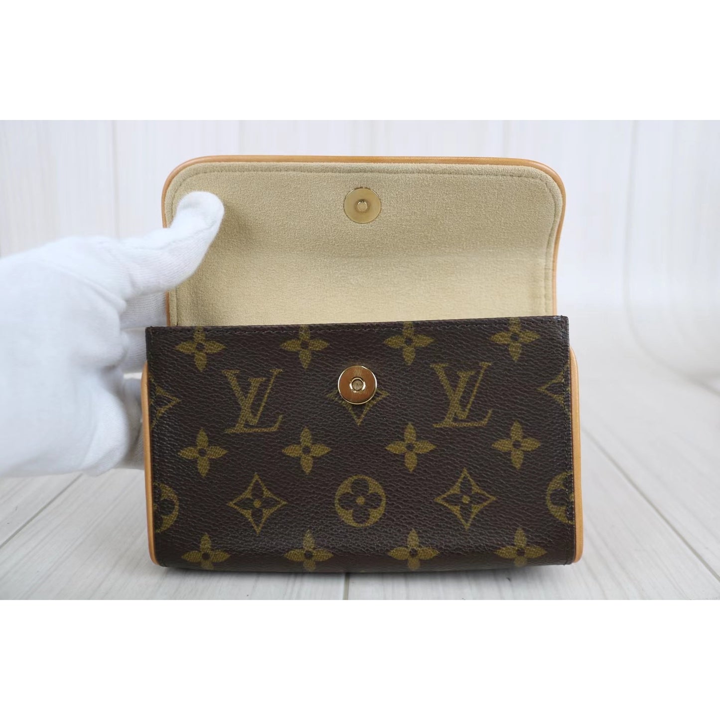 Rank A ｜ LV Monogram Pochette Florentine Waist Bag XS｜041603