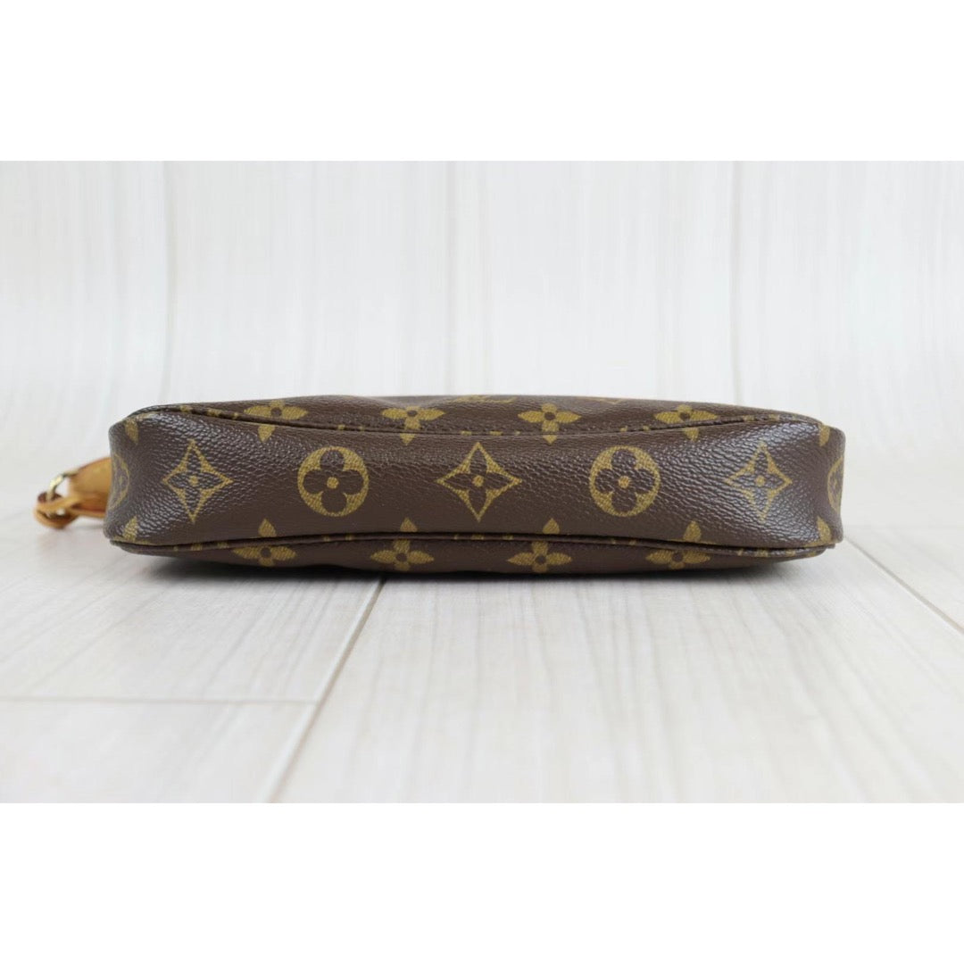 Rank AB ｜ LV Monogram Pochette Accessoires ｜22111003