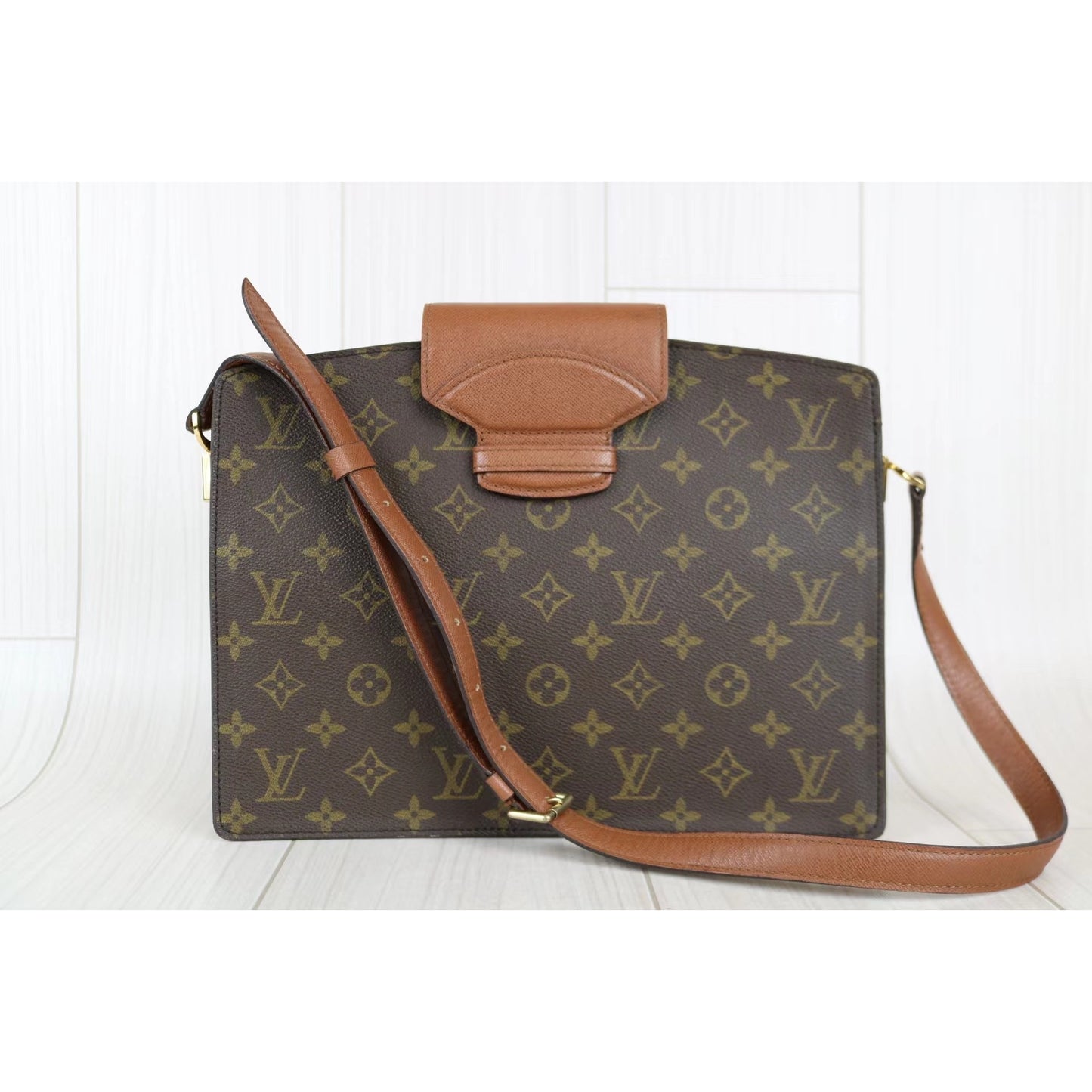 Rank A ｜ LV Monogram Courcelles Shoulder bag ｜062106