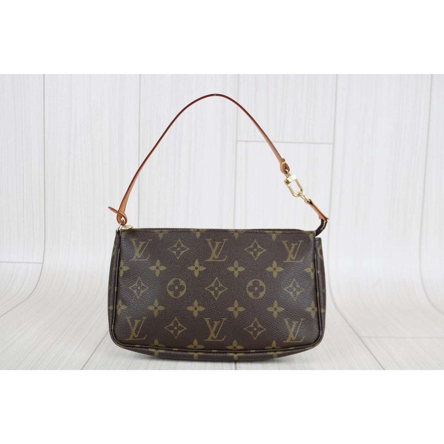 Rank A ｜ LV Monogram Pochette Accessoires ｜032409