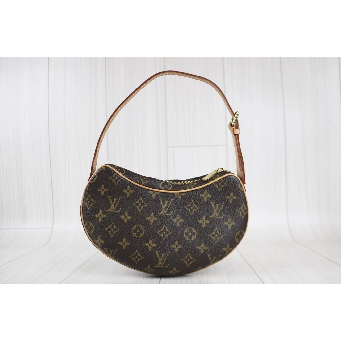 Rank SA ｜LV Monogram Pochette Croissant Shoulder Bag｜021102