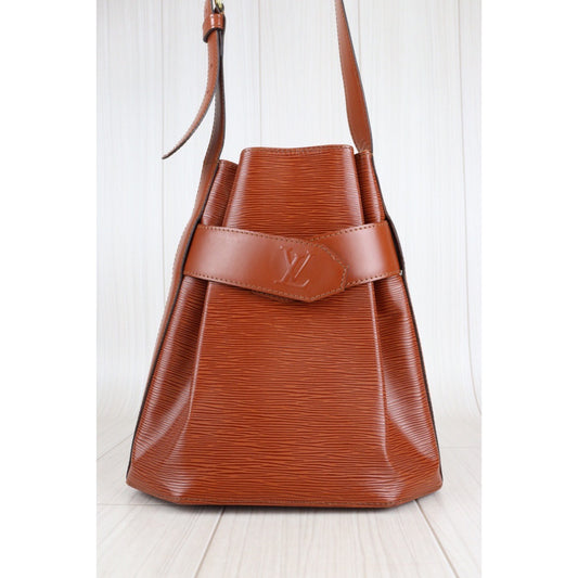 Rank AB ｜ LV Epi Shoulder Bag｜23021005