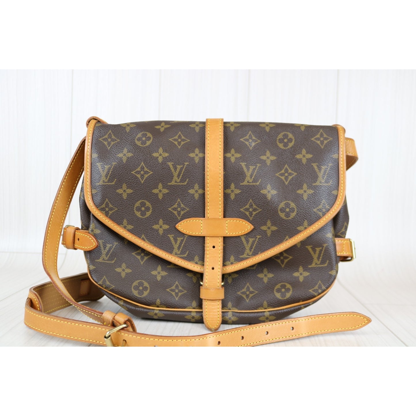 Rank AB ｜ LV Monogram Saumur MM Shoulder Bag｜062903