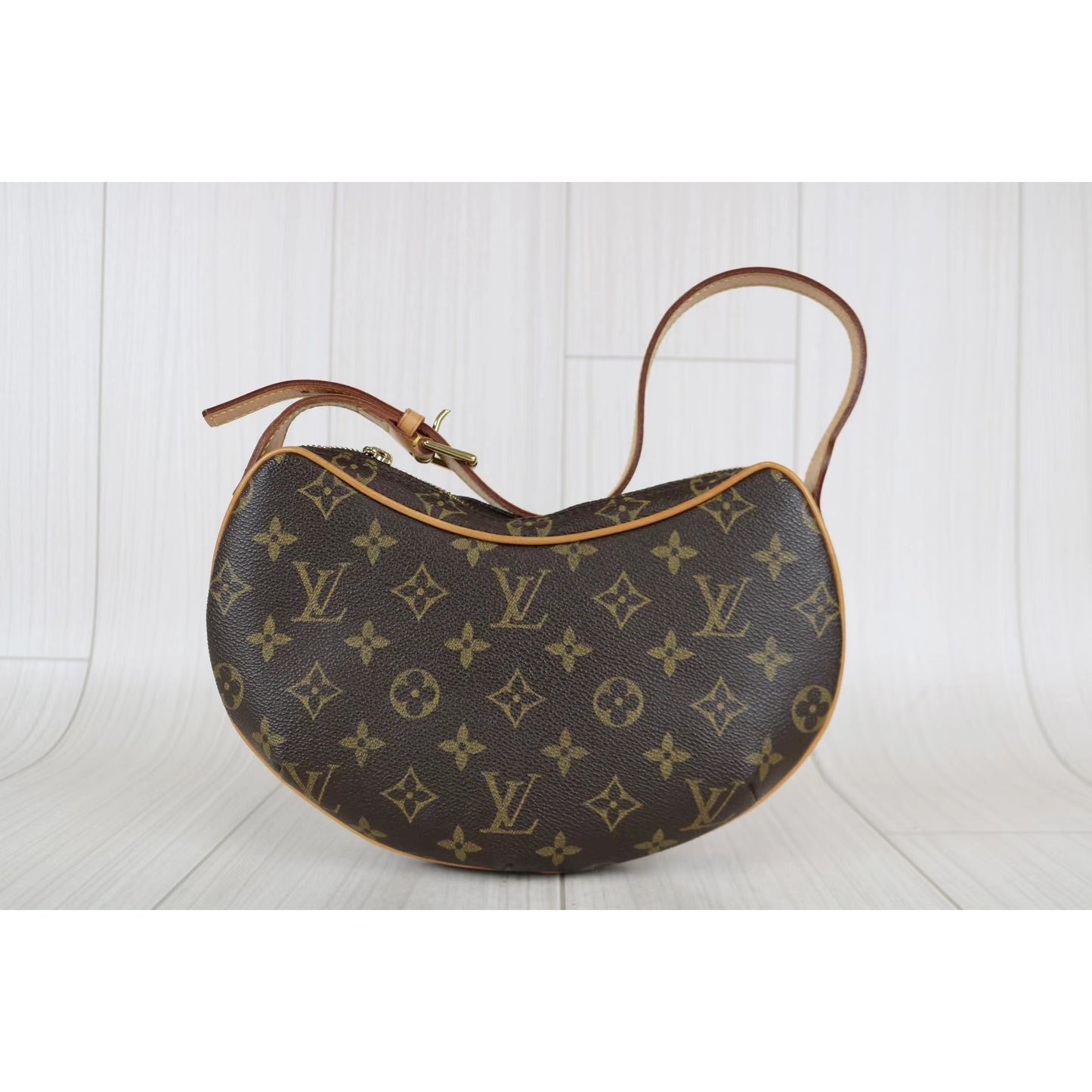 Louis Vuitton Monogram Pochette Croissant Shoulder Bag – Another Life NY