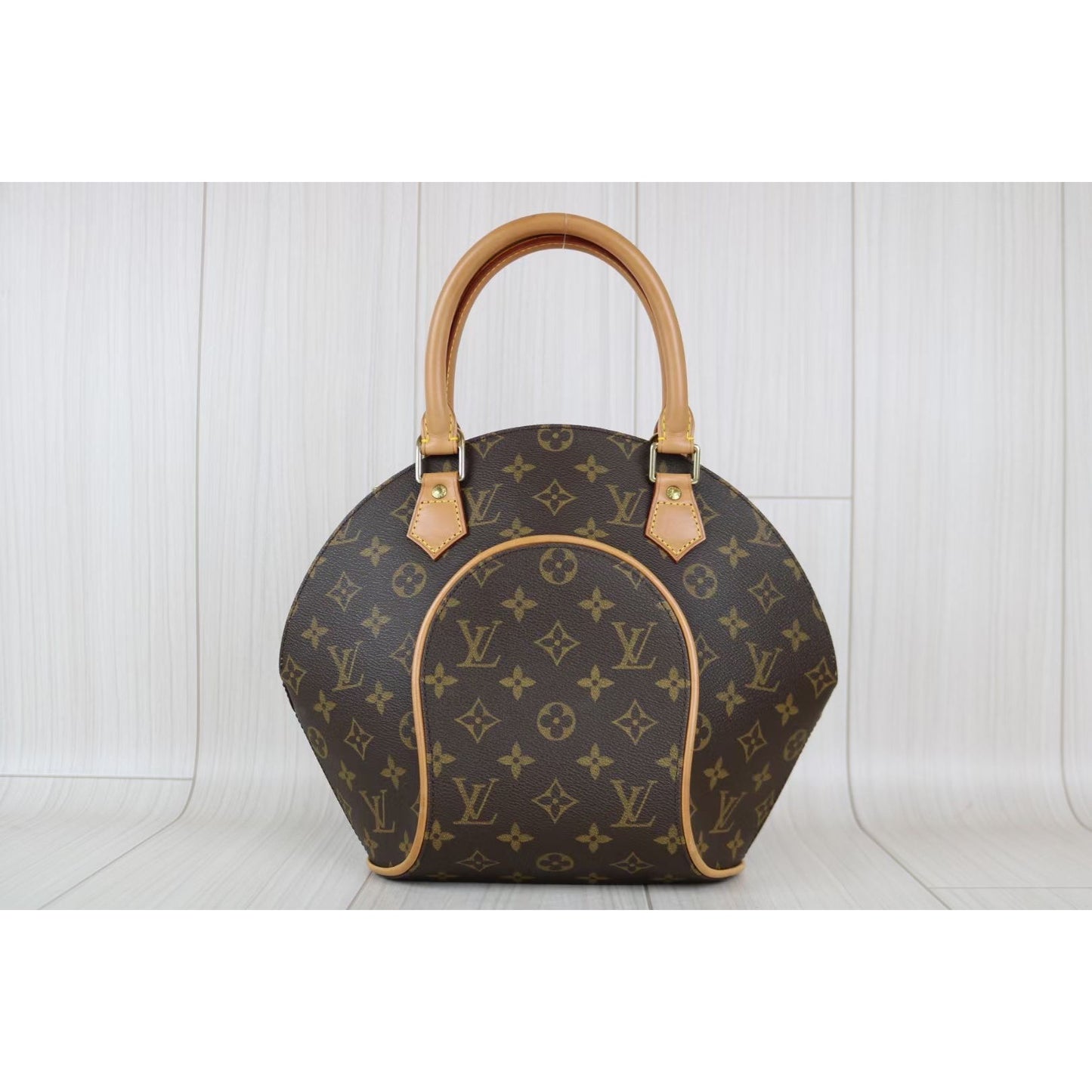 Rank A ｜ LV Monogram Ellipse PM ｜060817