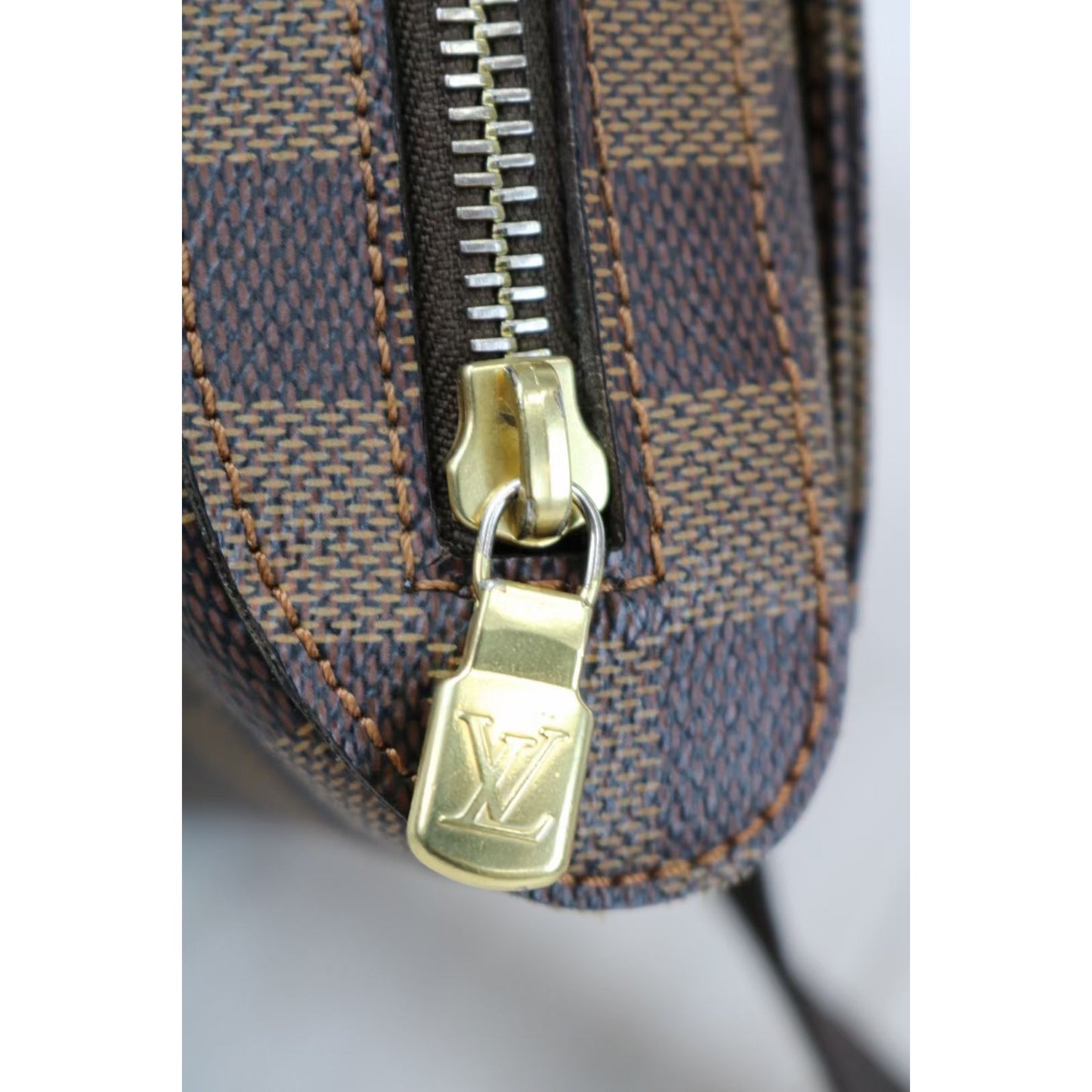 Rank A ｜ LV Damier Body Bag ｜022510