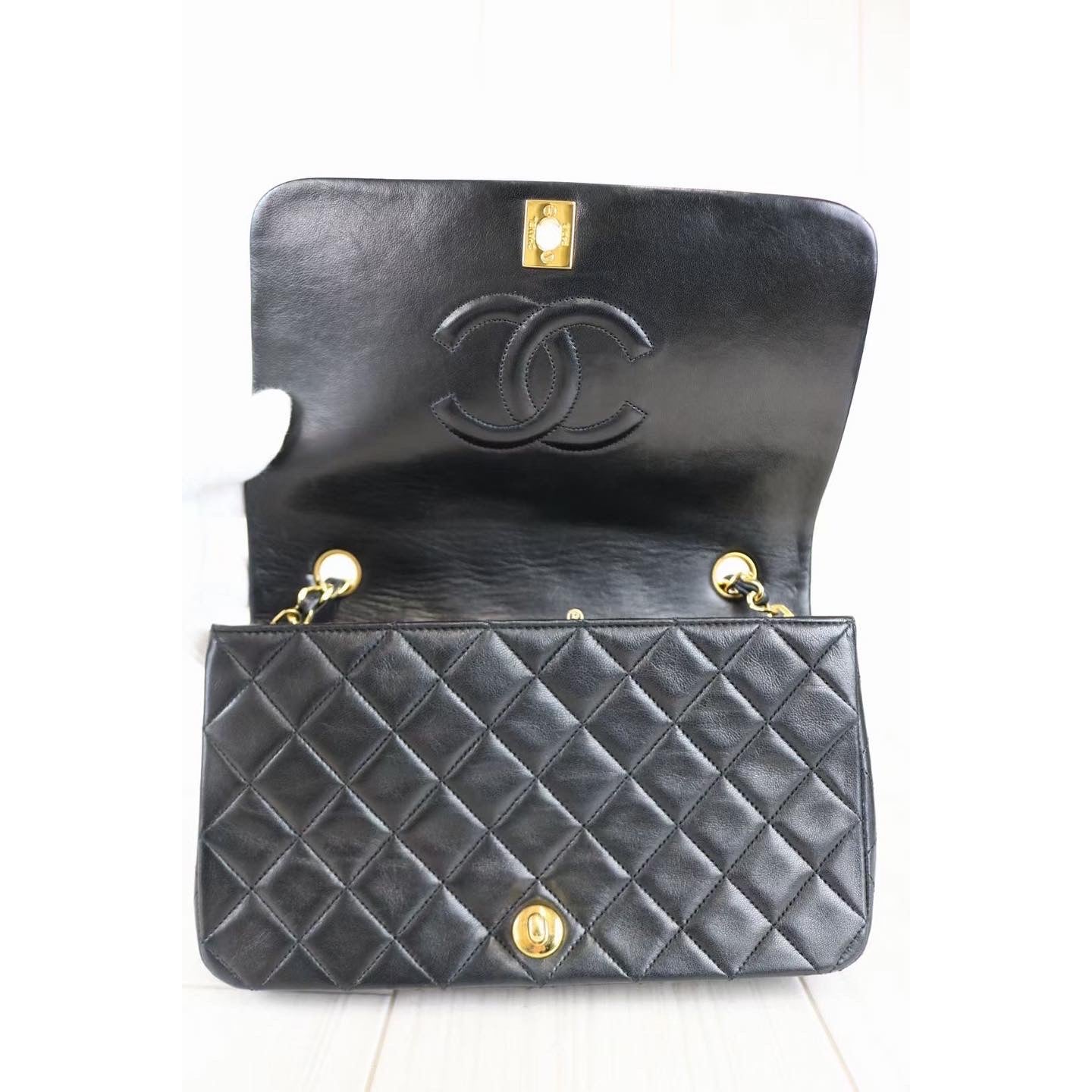 Rank A ｜ CHANEL Vintage Matrasse Lamb Skin Chain Shoulder Bag ｜021506