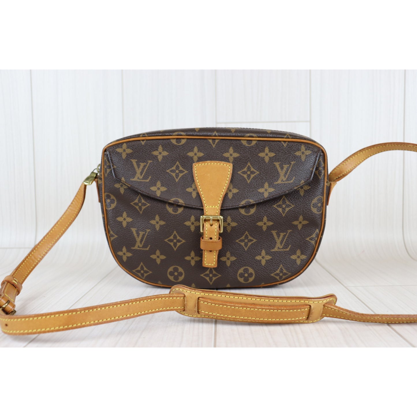 Rank AB ｜ LV Monogram Jeune Fille Crossbody Bag ｜ 090205