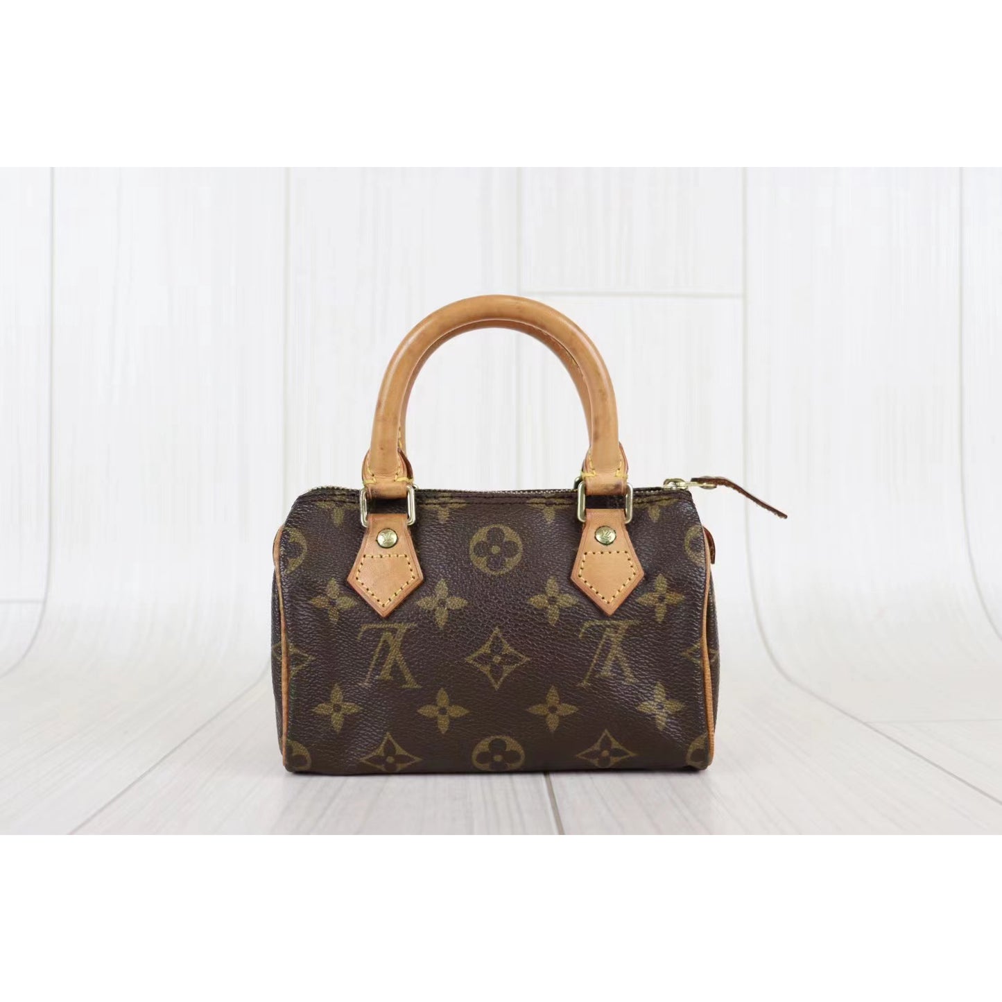 Rank AB ｜ LV Monogram Mini Speedy Handbag ｜ 071803