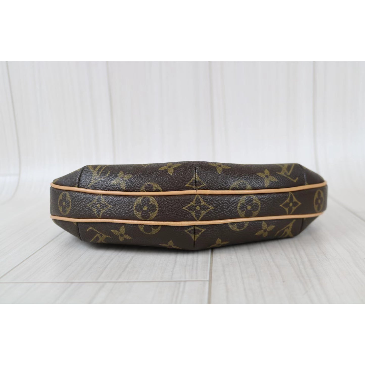 Rank SA ｜LV Monogram Pochette Croissant Shoulder Bag｜021102