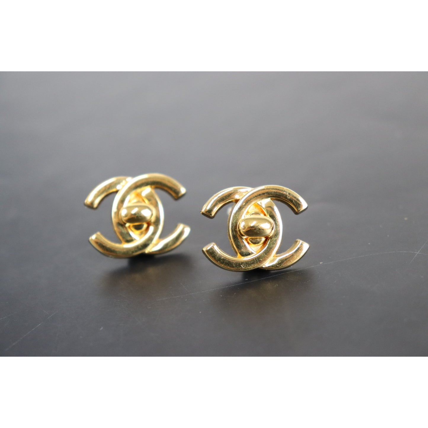 Rank A ｜CHANEL Vintage Earrings ｜082306