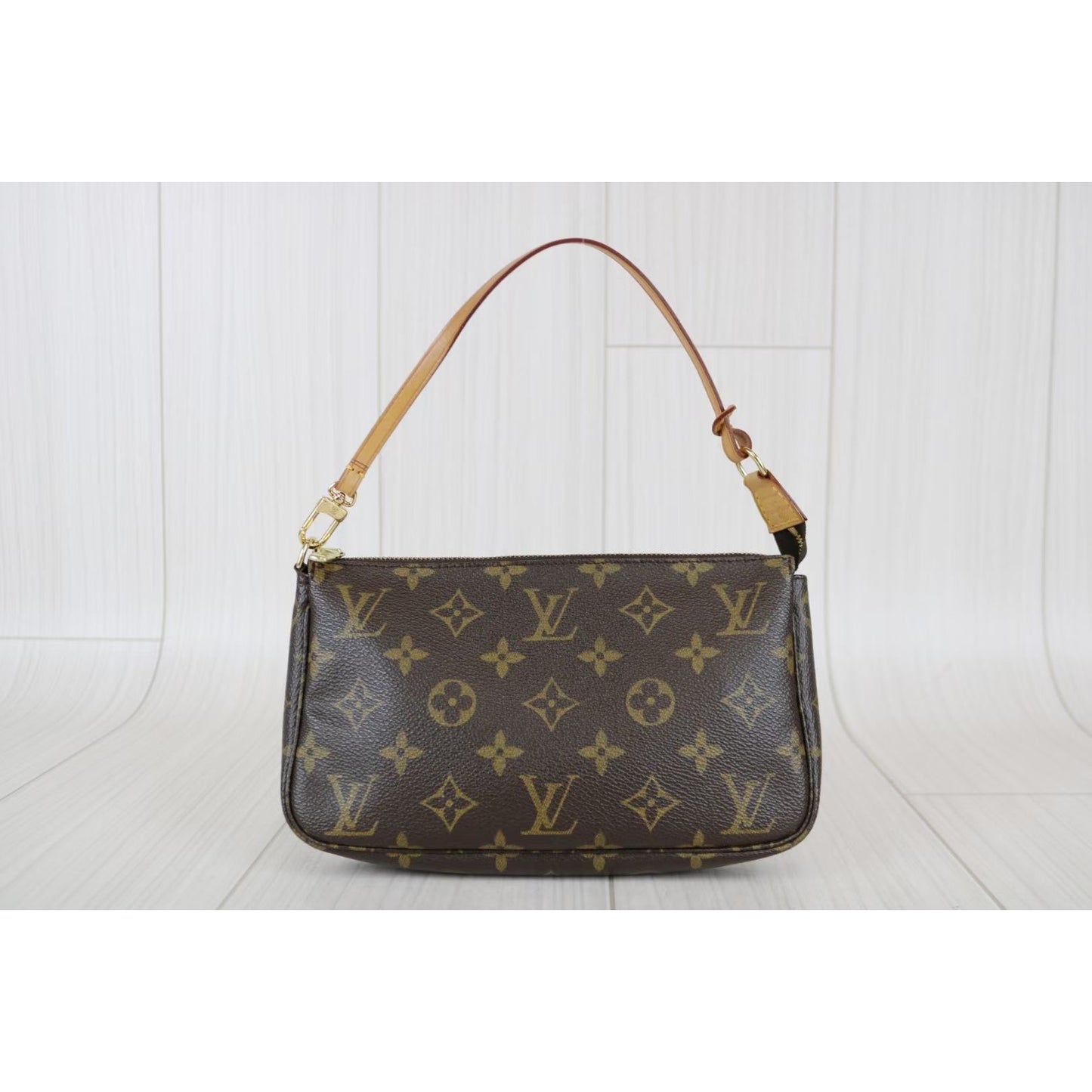 Rank AB ｜ LV Monogram Pochette Accessoires ｜033102