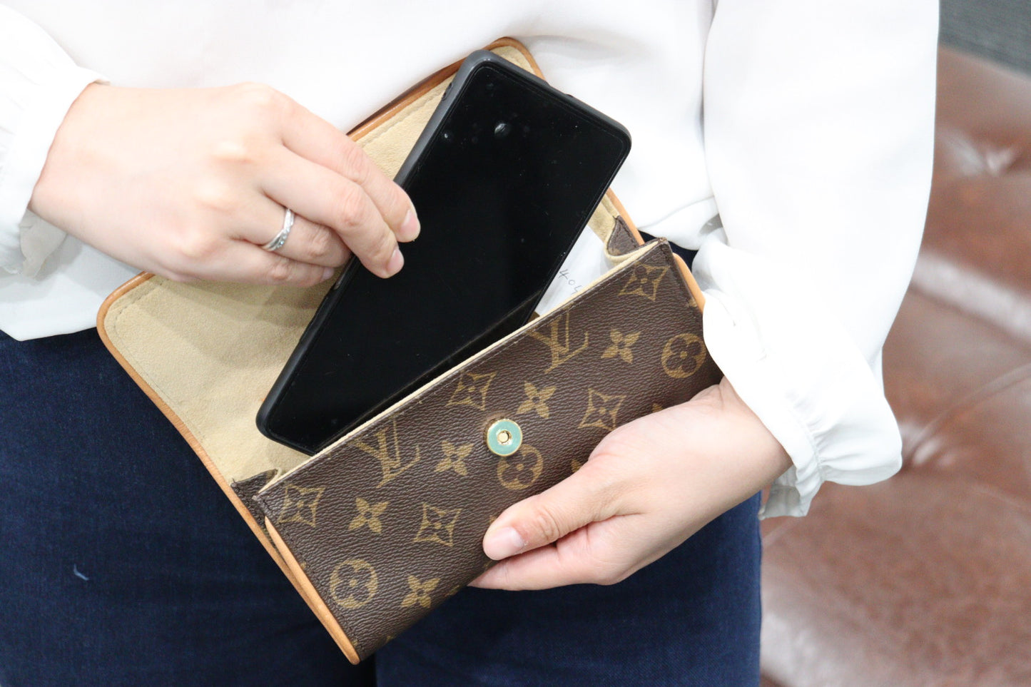 Rank AB ｜LV Monogram Pochette Twin PM｜23040403