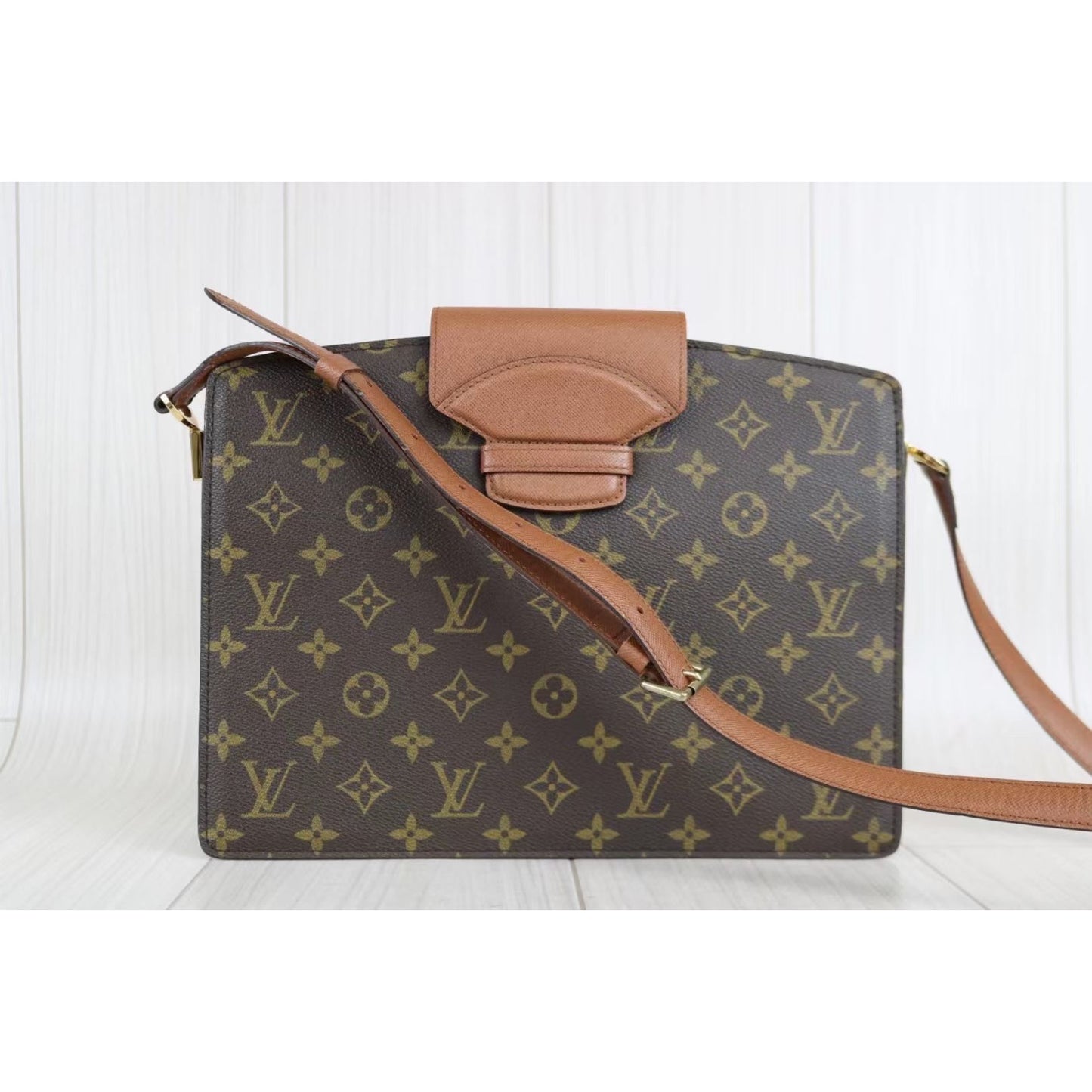 Rank A ｜ LV Monogram Courcelles Shoulder bag ｜020710