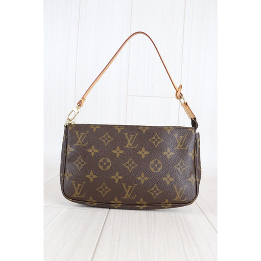 Rank AB ｜ LV Monogram Pochette Accessoires ｜23020705