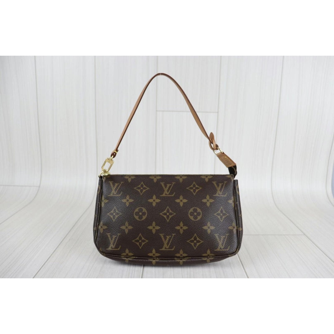 Rank AB ｜ LV Monogram Pochette Accessoires ｜22110804