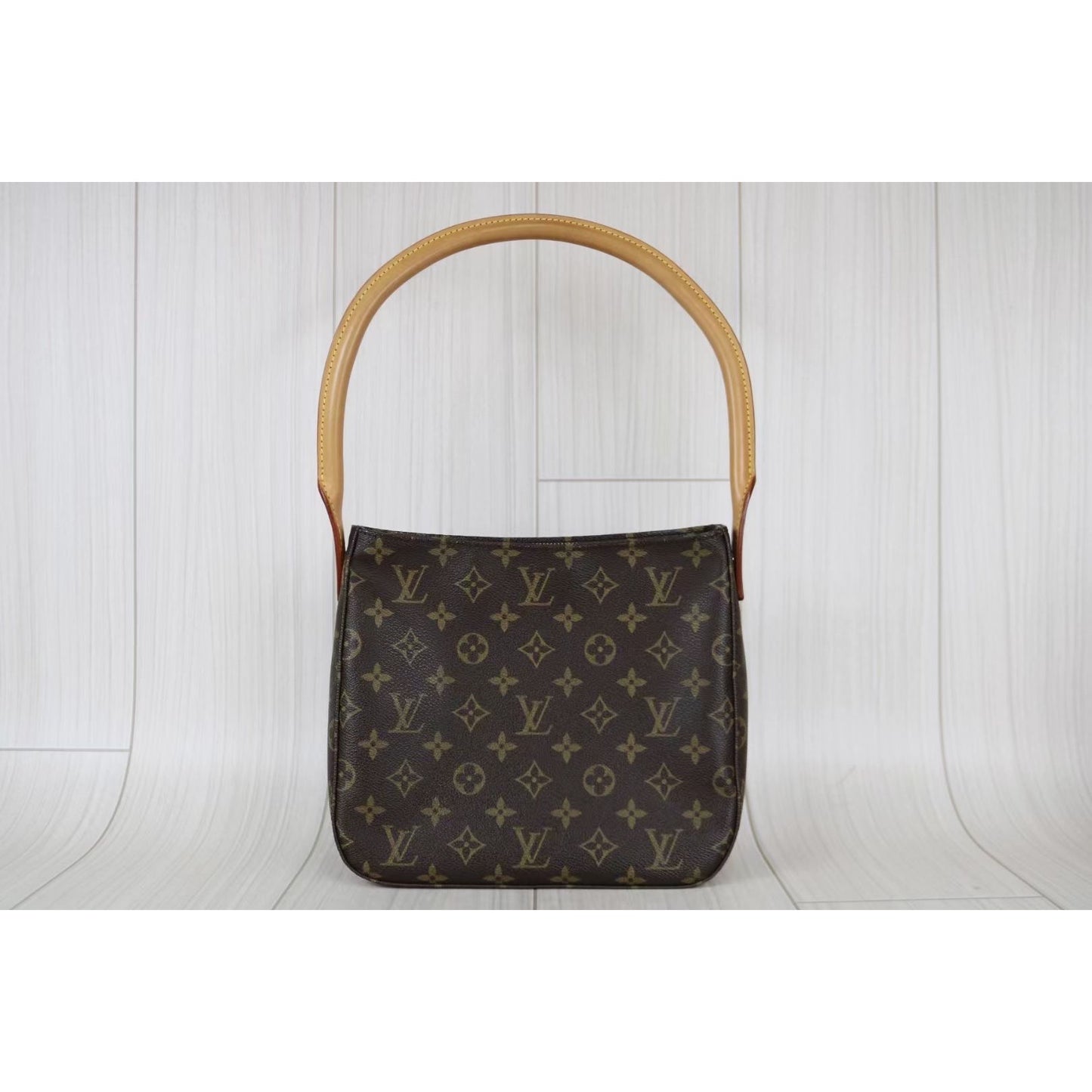 Rank A ｜ LV Monogram Looping MM Shoulder Bag ｜050610