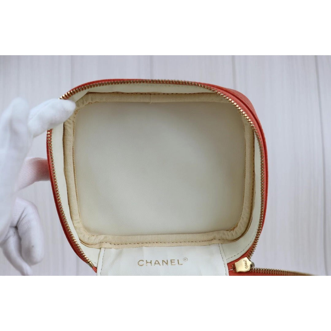 Rank A ｜ CHANEL Caviar Skin Vanity Handbag ｜22110807