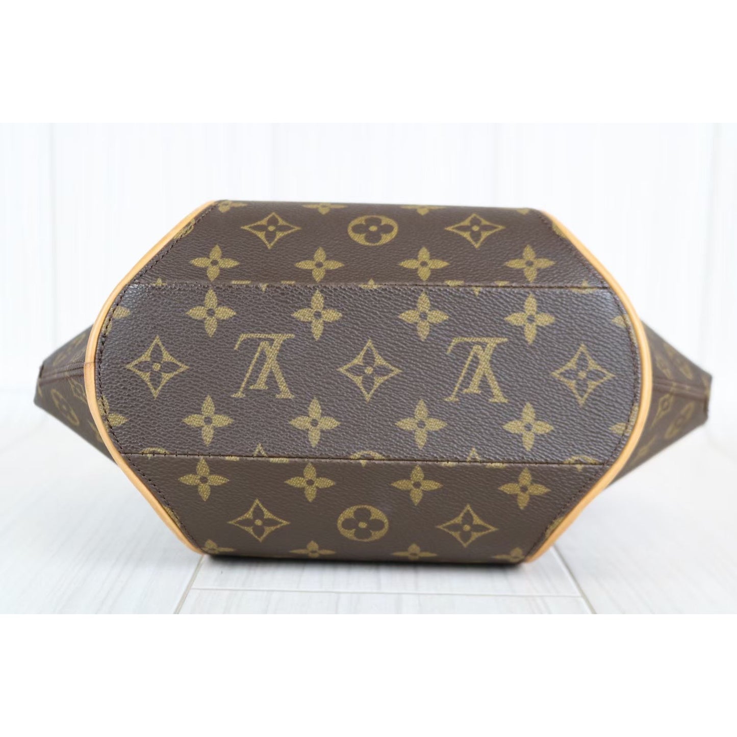 Rank A ｜ LV Monogram Ellipse PM ｜060817