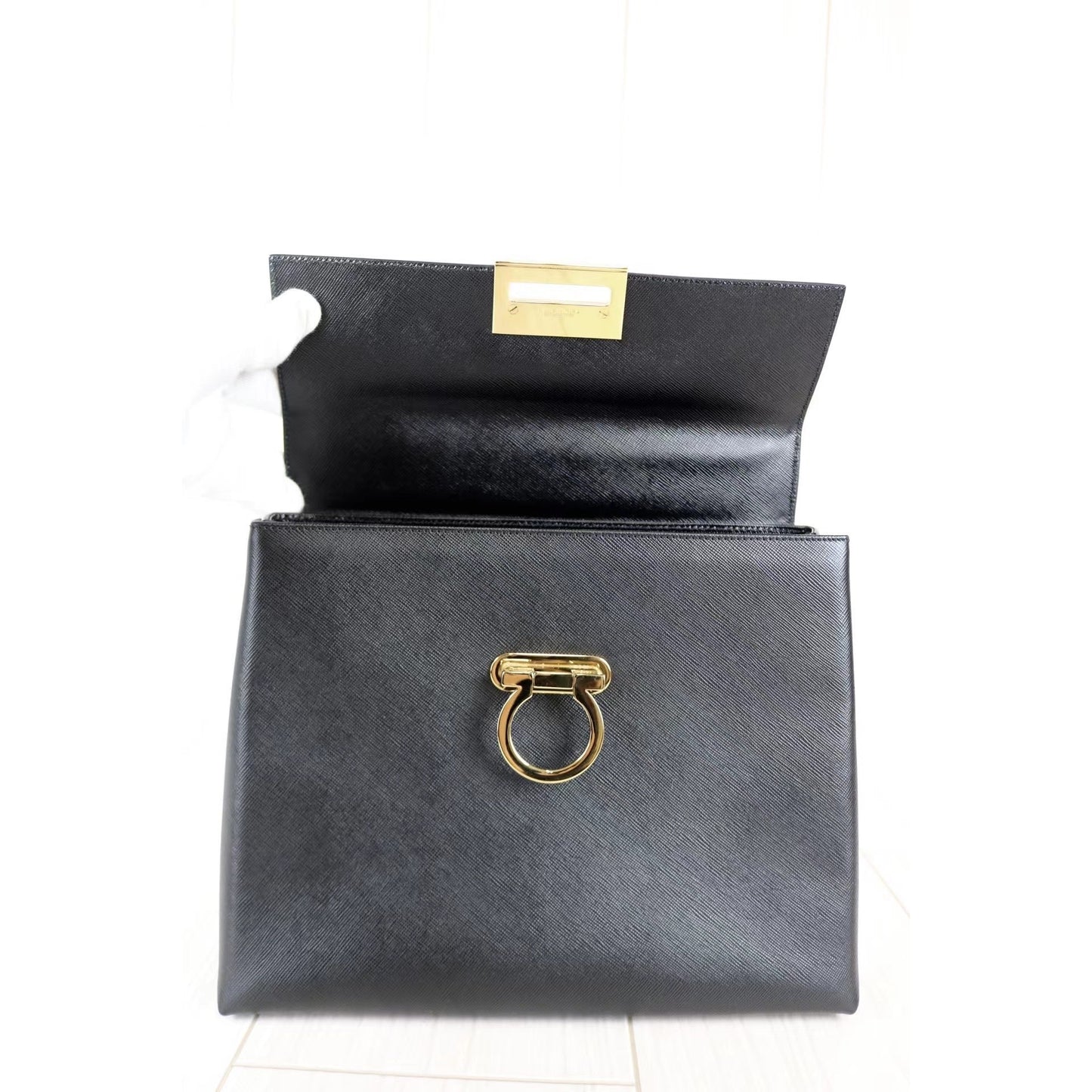 Rank A ｜Ferragamo Gancini 2WAY Handbag Shoulderbag｜030810