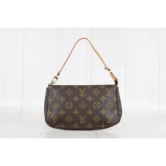 Rank AB ｜ LV Monogram Pochette Accessoires ｜052507